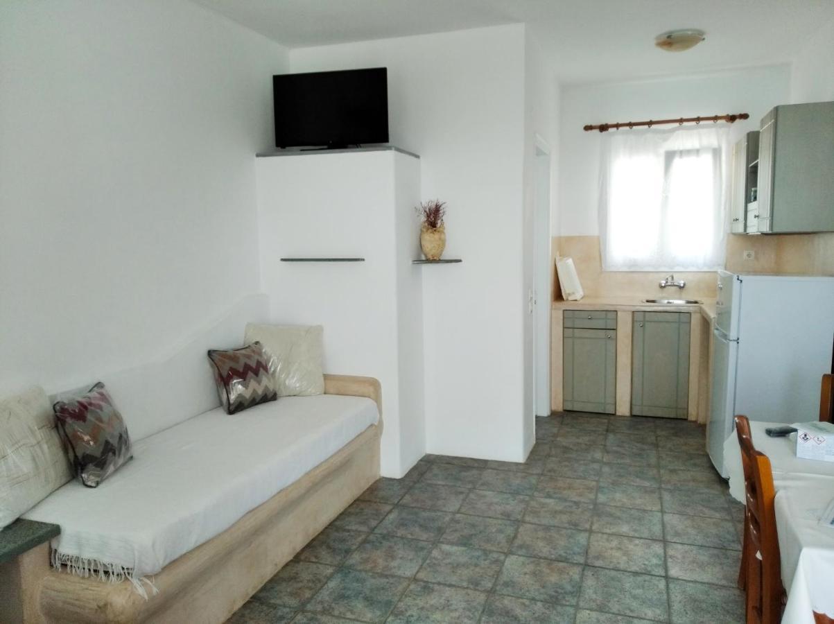 Aegean Sunset Apartment Kionia Exterior photo